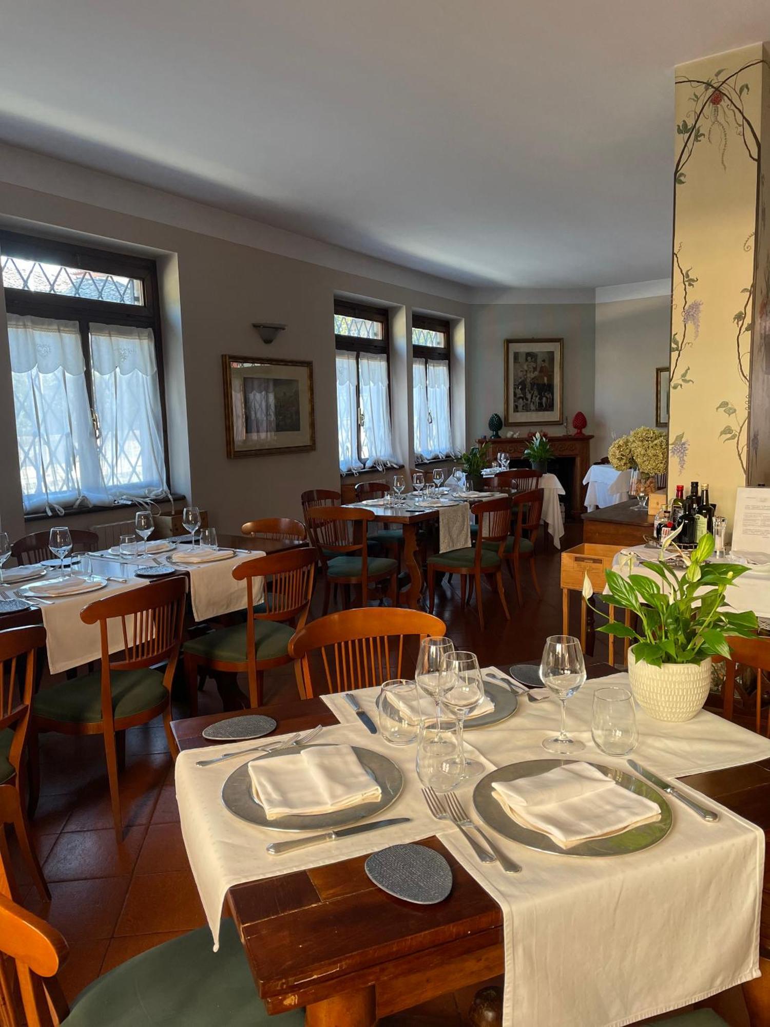 Albergo & Ristorante Selvatico Rivanazzano Terme Luaran gambar