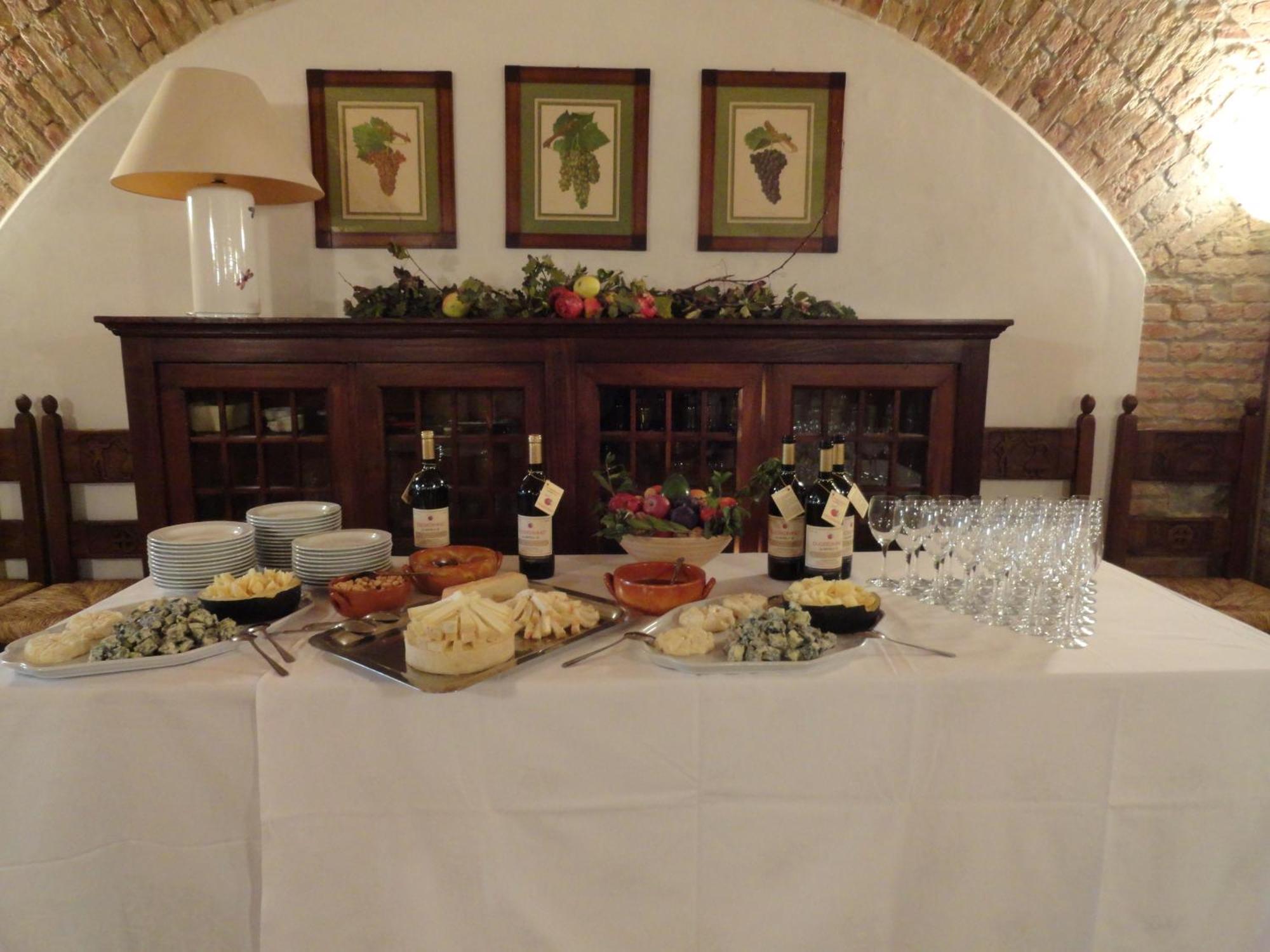 Albergo & Ristorante Selvatico Rivanazzano Terme Luaran gambar