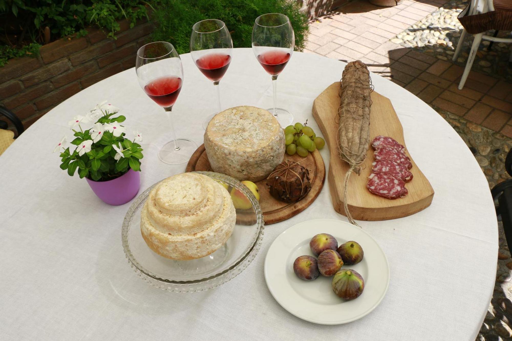 Albergo & Ristorante Selvatico Rivanazzano Terme Luaran gambar
