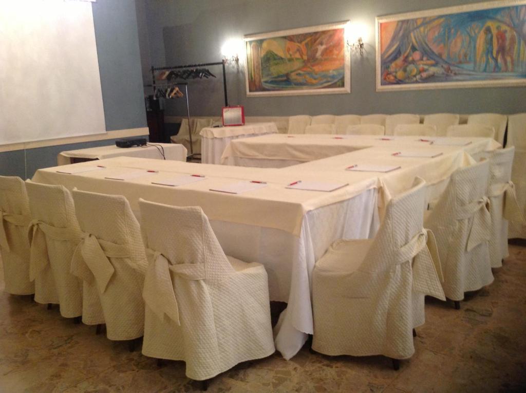 Albergo & Ristorante Selvatico Rivanazzano Terme Luaran gambar