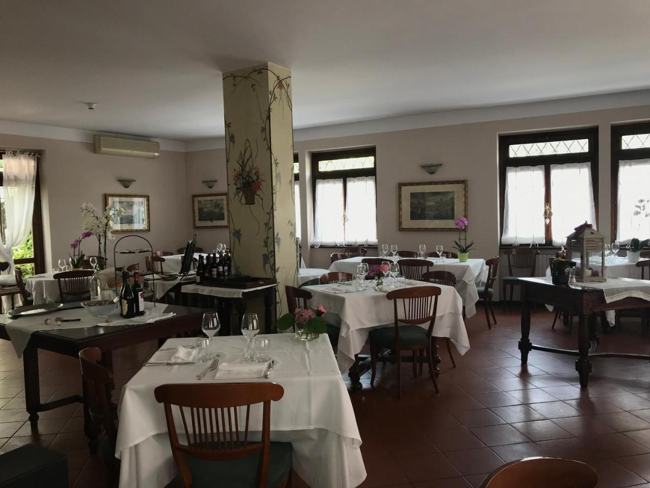 Albergo & Ristorante Selvatico Rivanazzano Terme Luaran gambar